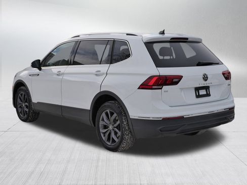 Certified 2022 Volkswagen Tiguan SE image 5