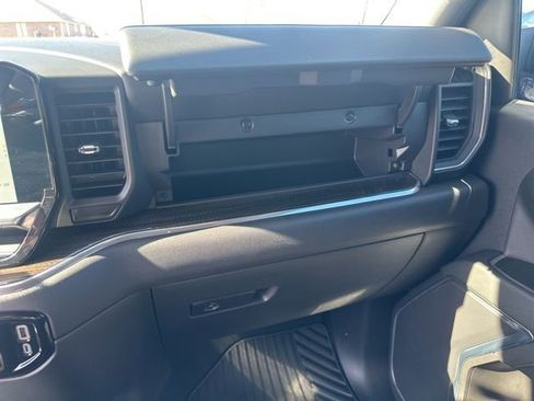 Used 2024 Chevrolet Silverado 1500 LT image 20