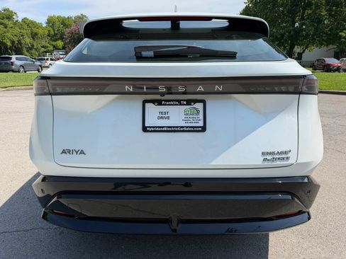 Used 2024 Nissan Ariya AWD image 11