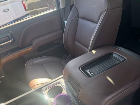 Used 2018 Chevrolet Silverado 1500 High Country image 18