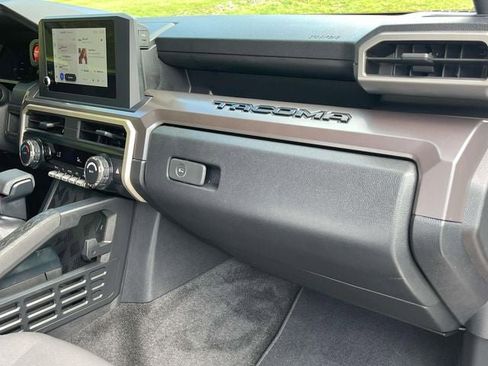 Used 2025 Toyota Tacoma TRD Sport AWD/4WD image 25