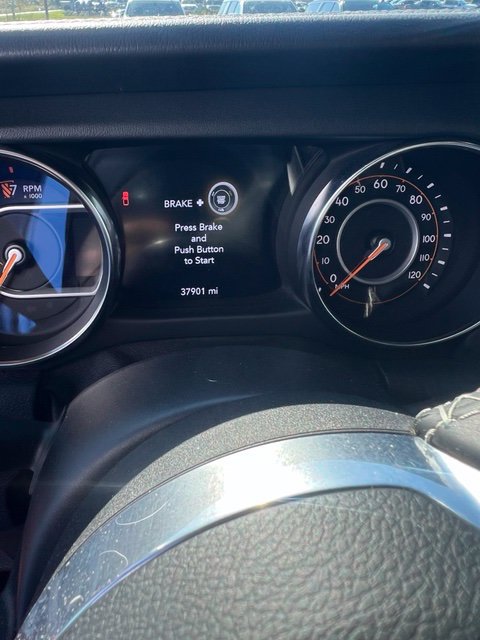 Used 2020 Jeep Gladiator Overland AWD/4WD image 7