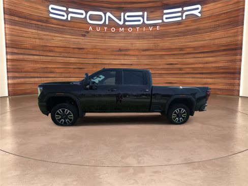 Used 2022 GMC Sierra 3500 AT4 w/ AT4 Premium Plus Package AWD/4WD image 2