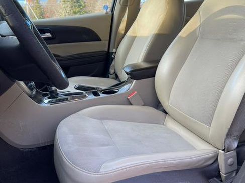 Used 2016 Chevrolet Malibu LT image 8