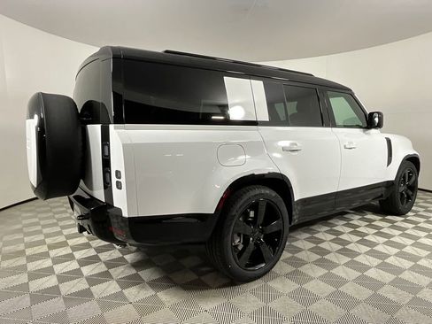 New 2026 Land Rover Defender 130 X-Dynamic SE AWD/4WD image 2