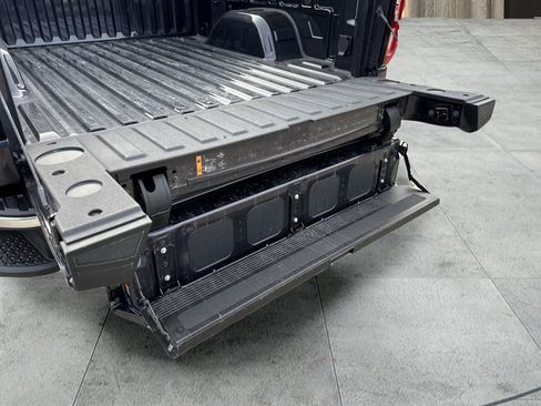 Used 2025 GMC Sierra 1500 SLT image 29