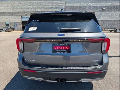 New 2026 Ford Explorer Active w/ Active Comfort Package AWD/4WD image 4