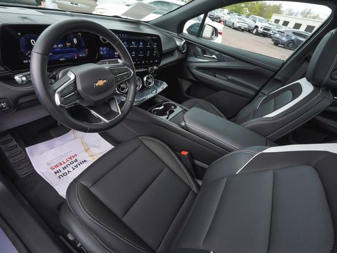 Used 2024 Chevrolet Blazer EV LT AWD/4WD image 15