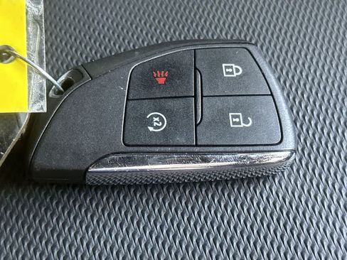 Used 2025 Chevrolet Equinox LT w/ Safety and Technology Package FWD image 28