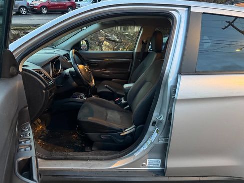 Used 2015 Mitsubishi Outlander Sport ES image 8