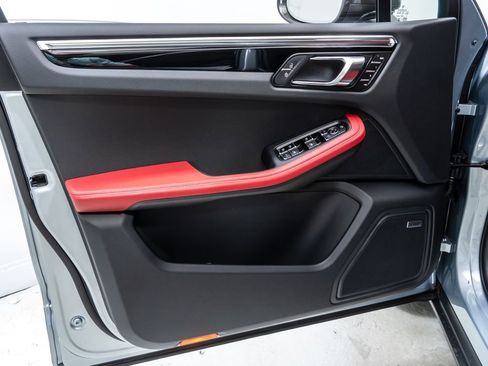 New 2026 Porsche Macan Turbo image 23