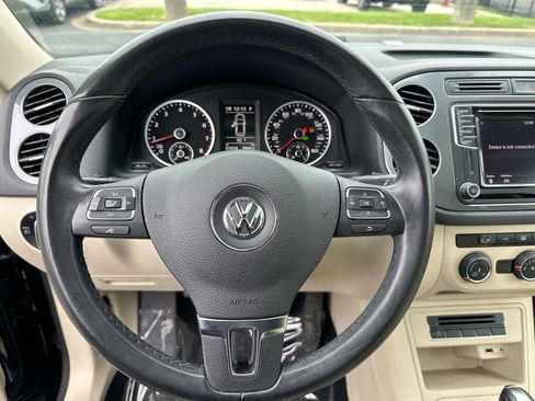 Used 2016 Volkswagen Tiguan SE image 17