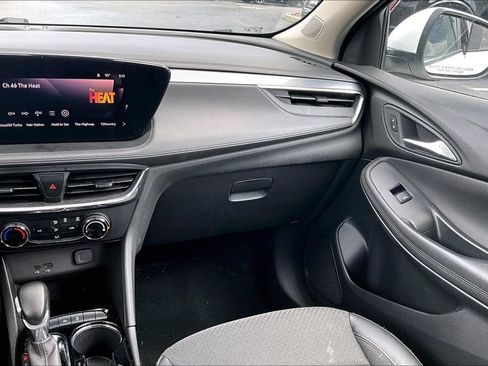 Used 2025 Buick Encore GX Preferred FWD image 26