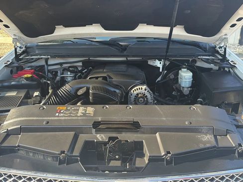 Used 2013 Chevrolet Tahoe LTZ AWD/4WD image 32