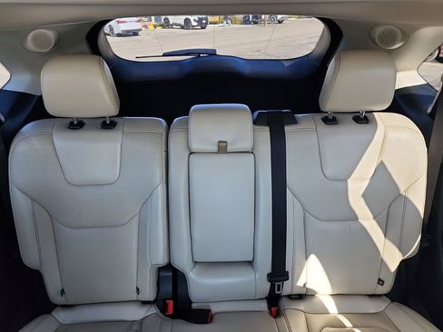 Used 2019 Ford Edge Titanium w/ Equipment Group 301A AWD/4WD image 23