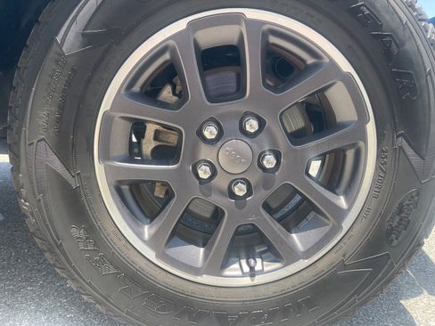 Used 2022 Jeep Gladiator Overland w/ Popular Equipment Package AWD/4WD image 10
