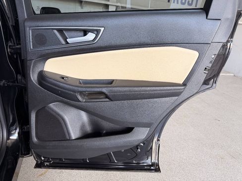 Used 2021 Ford Edge SE FWD image 13