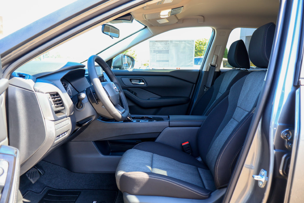 New 2026 Nissan Rogue SV FWD image 7