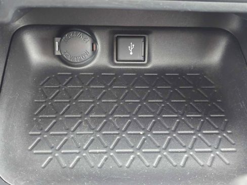 Used 2021 Toyota RAV4 XLE w/ Convenience Package AWD/4WD image 34