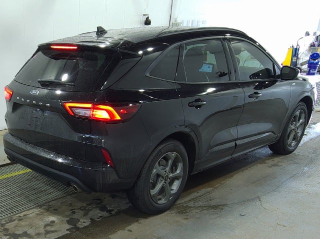 Used 2024 Ford Escape ST-Line FWD image 3
