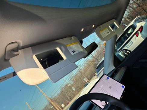 Used 2021 Tesla Model Y Long Range image 42