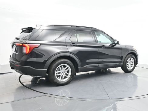 New 2026 Ford Explorer Active w/ Active Comfort Package image 7