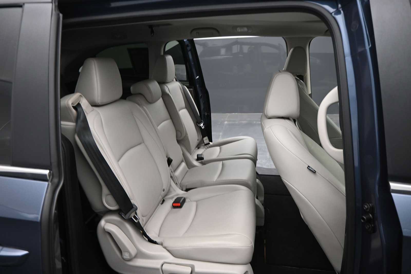 Used 2025 Honda Odyssey EX-L image 17