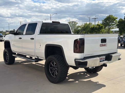 Used 2018 GMC Sierra 1500 4x4 Crew Cab w/ Sierra Appearance Package image 5