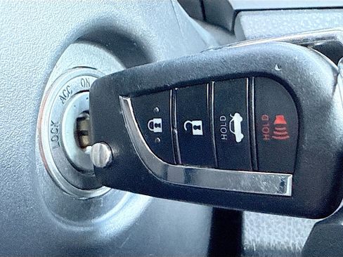 Used 2023 Toyota Camry SE image 31