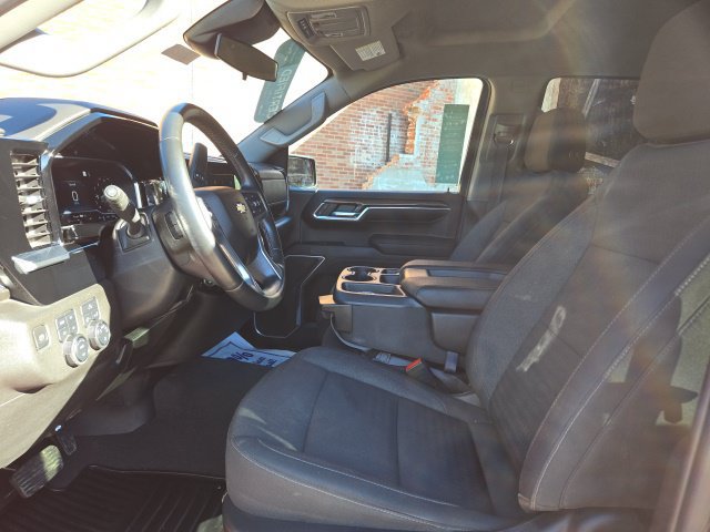 Used 2023 Chevrolet Silverado 1500 LT w/ Z71 Off-Road Package AWD/4WD image 7