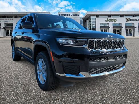 New 2025 Jeep Grand Cherokee L Laredo RWD image 2