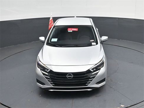 Used 2025 Nissan Versa SV w/ Trunk Package image 44