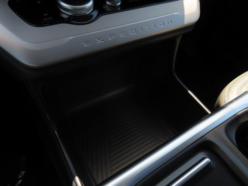 New 2026 Ford Expedition Active AWD/4WD image 17