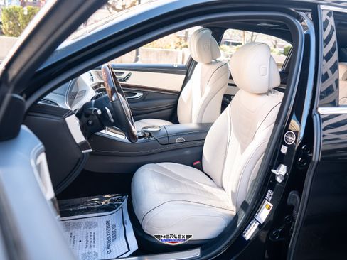 Used 2019 Mercedes-Benz S 560 Sedan w/ Premium Package image 16