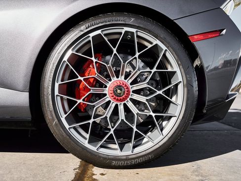 Used 2023 Lamborghini Huracan STO image 29