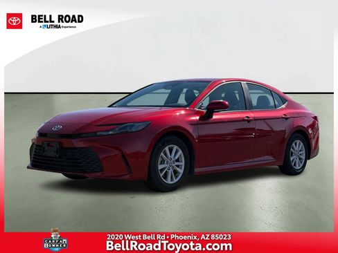 Used 2025 Toyota Camry LE image 1