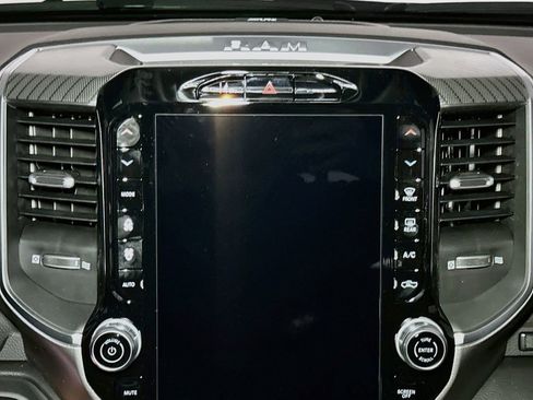 New 2026 RAM 1500 4x4 Crew Cab image 10