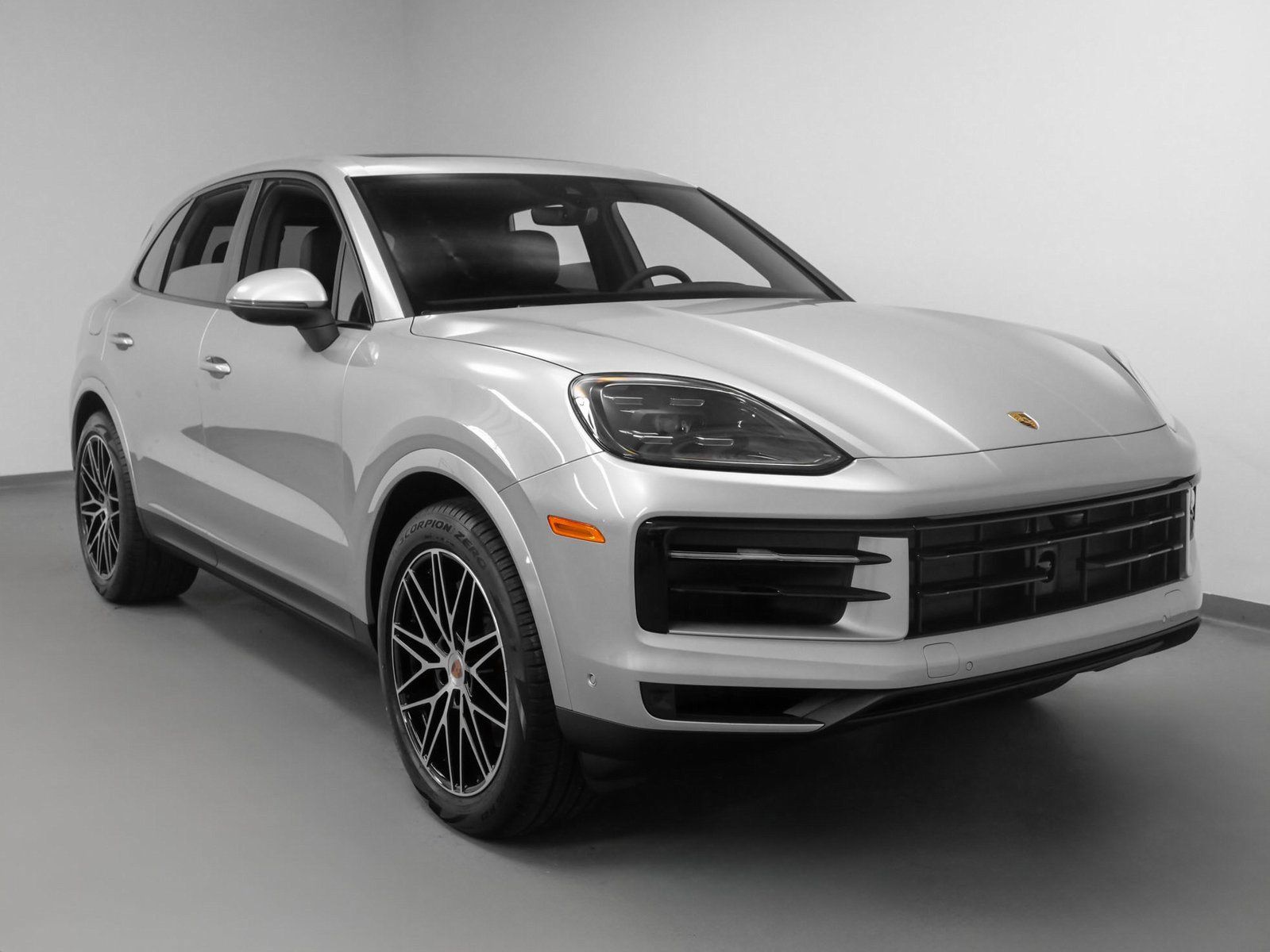Certified 2025 Porsche Cayenne AWD/4WD image 10