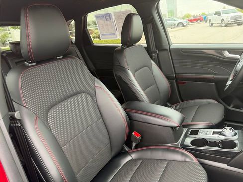 Used 2025 Ford Escape ST-Line Select w/ Tech Pack #1 AWD/4WD image 13