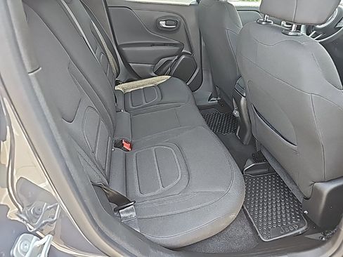 Certified 2022 Jeep Renegade Latitude image 23