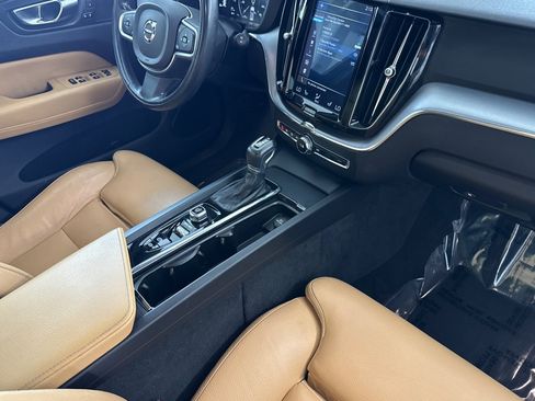 Used 2019 Volvo XC60 T6 Momentum AWD/4WD image 35