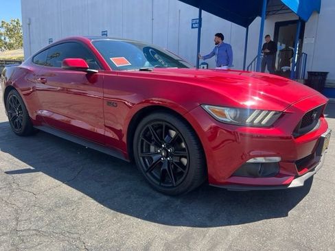 Used 2017 Ford Mustang GT Premium w/ Black Accent Package RWD image 4