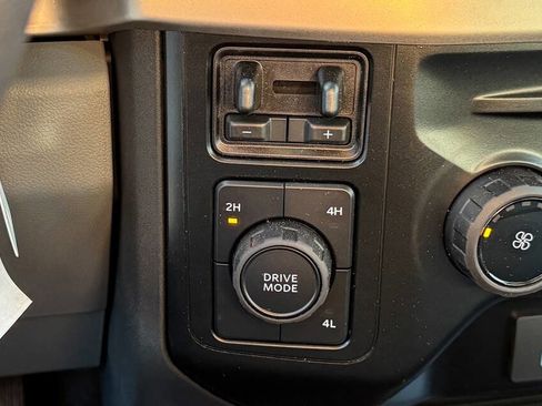 Used 2024 Ford F350 XLT image 27