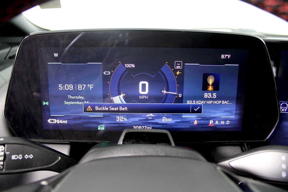 Used 2024 Chevrolet Equinox EV RS FWD image 9