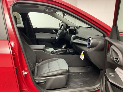 New 2026 Chevrolet Trax LT image 24