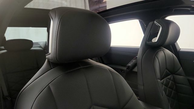Used 2025 BMW 740i RWD image 34