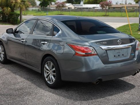 Used 2014 Nissan Altima 2.5 SL w/ Technology Package FWD image 4