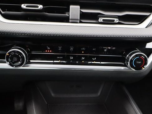 New 2026 Chevrolet Equinox LT image 13