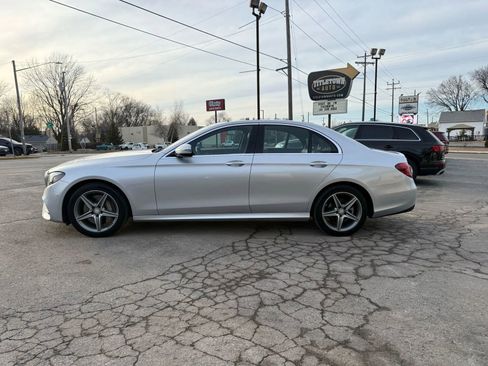 Used 2017 Mercedes-Benz E 300 4MATIC image 2