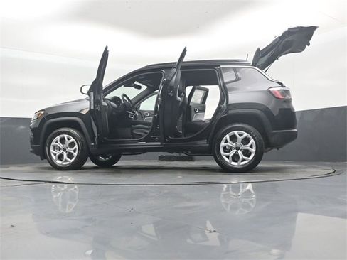 New 2026 Jeep Compass Latitude w/ Mopar Graphics Package image 53